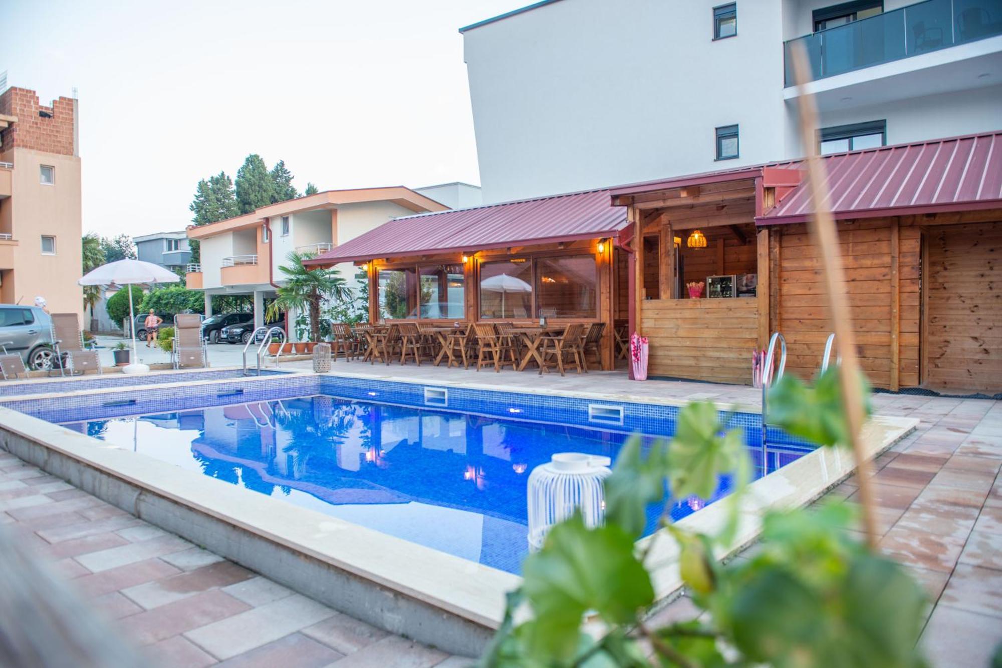 Apartments And Bungalow Casa Palma Ulcinj Exterior photo