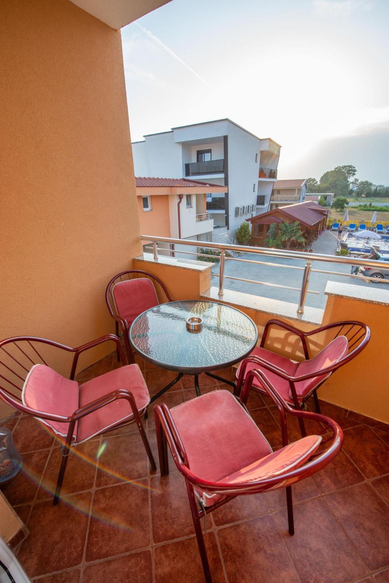 Apartments And Bungalow Casa Palma Ulcinj Exterior photo