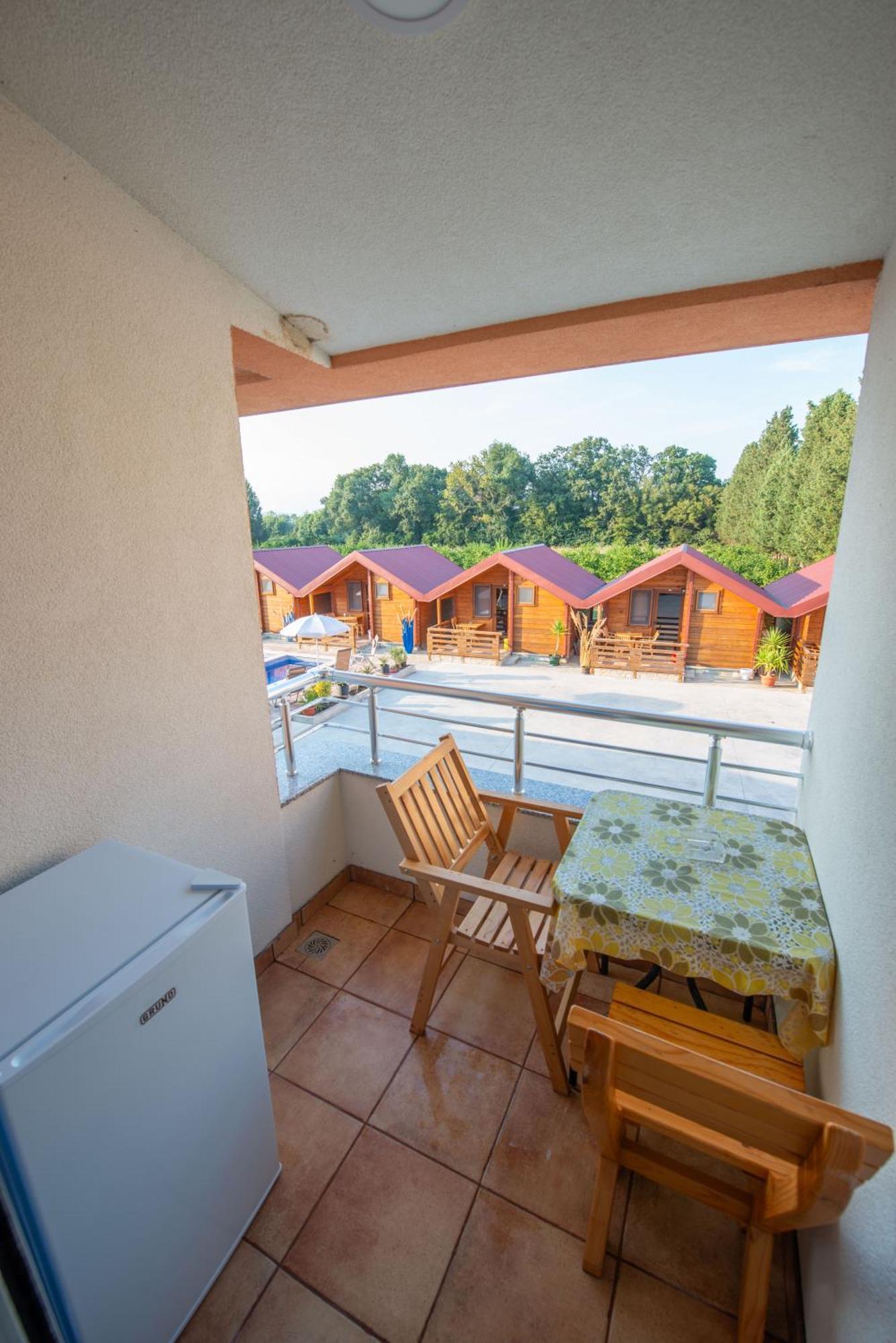 Apartments And Bungalow Casa Palma Ulcinj Exterior photo